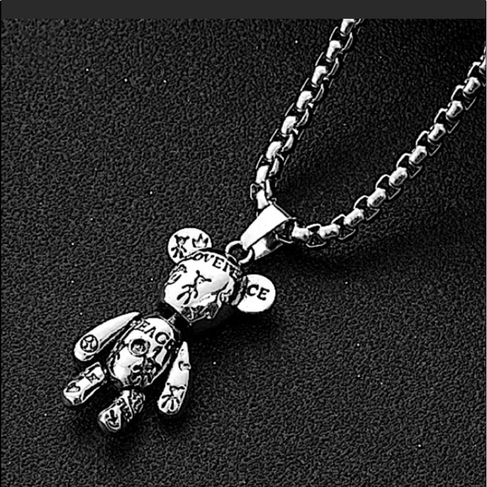 SILVER TEDDY BEAR PEACE LOVE NECKLACE